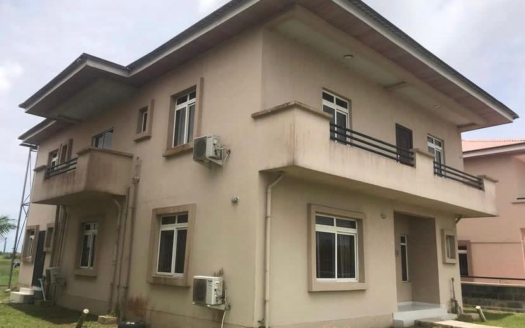 5 BEDROOM DETACHED HOUSE FOR SALE AT LAKOWE