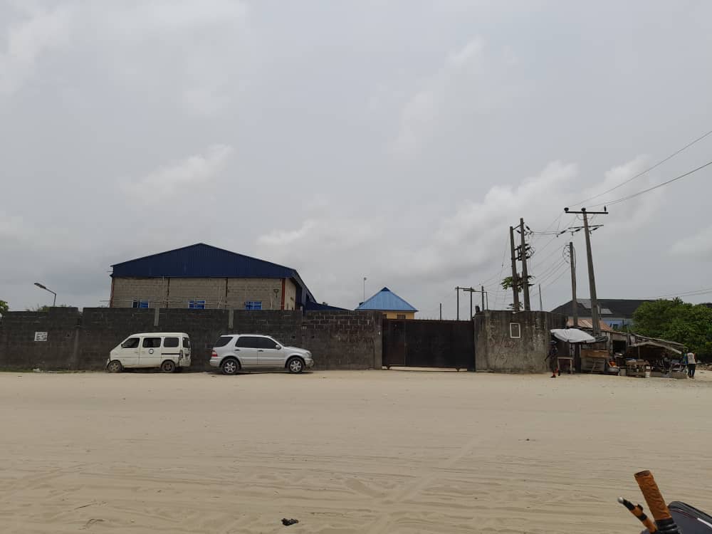FOOD FACTORY FOR SALE AT LAKOWE » Castles Lifestyle