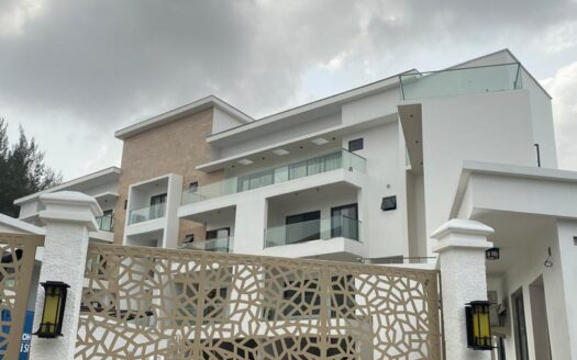 6 BEDROOM HOUSE FOR SALE AT BANANA ISLAND