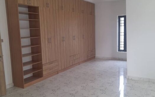 5 BEDROOM HOUSE + PENTHOUSE FOR SALE