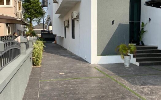 5 BEDROOM HOUSE FOR SALE AT OSAPA LEKKI