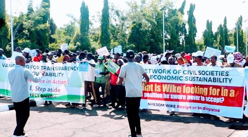Protest against Wike. Image source: Guardian