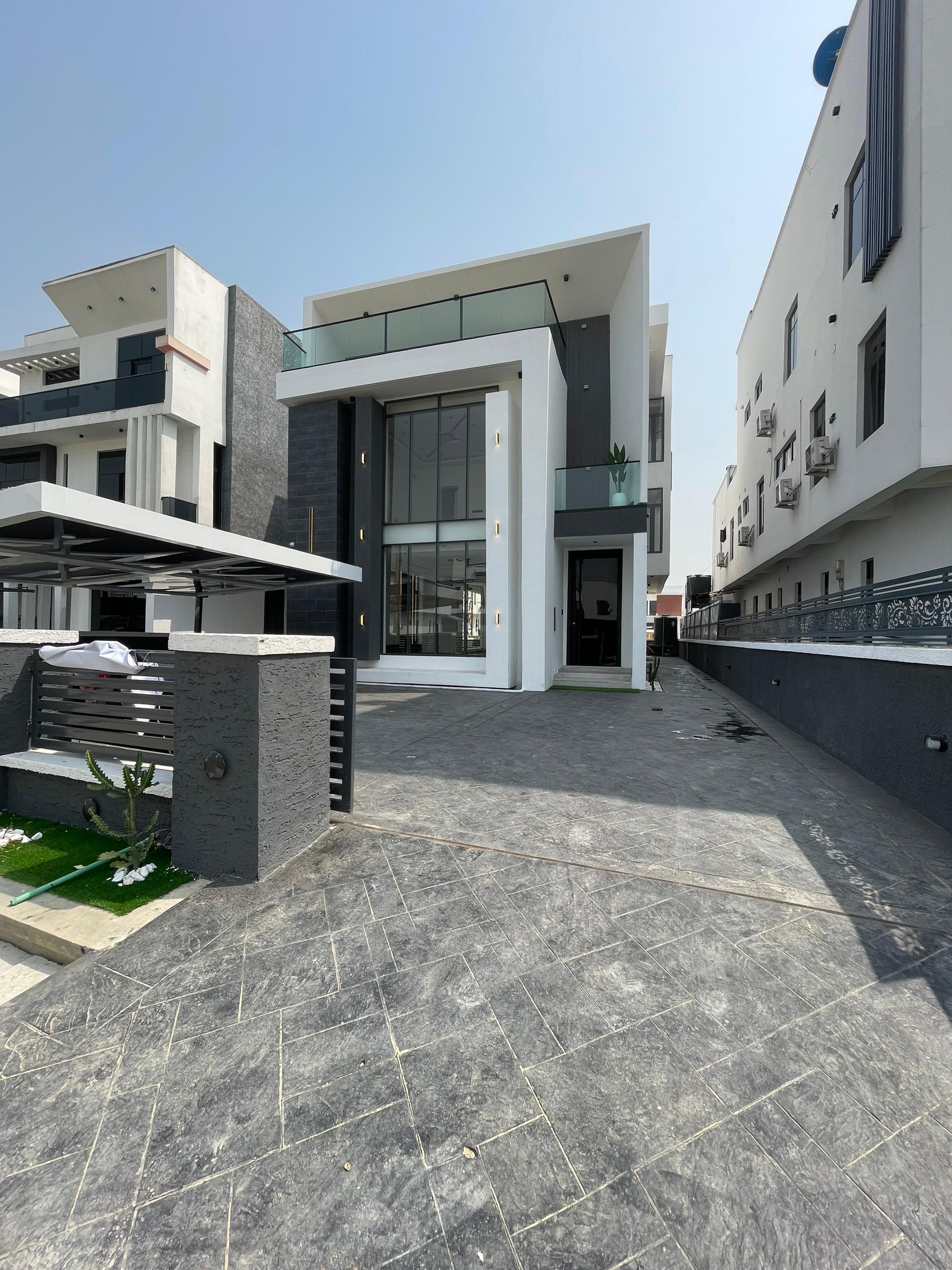 5BEDROOM FULLY DETACHED DUPLEX FOR SALE AT LEKKI COUNTY